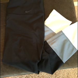 Nike workout capris size large